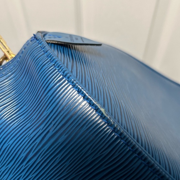 Louis Vuitton Keepall 45 Blue Epi Leather - Picture 14 of 15